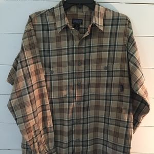 Patagonia Men’s Organic Cotton paid button down